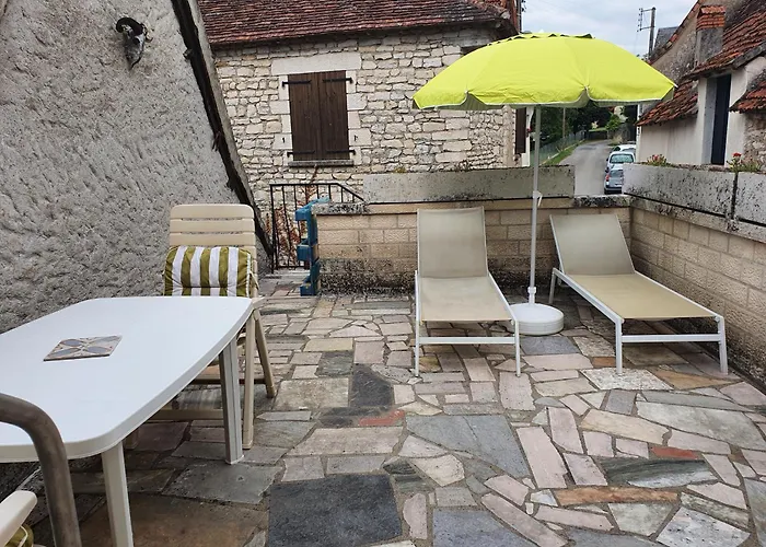 Le pigeonnier logement 4 personnes La maisonnette rénovée logement 2 personnes