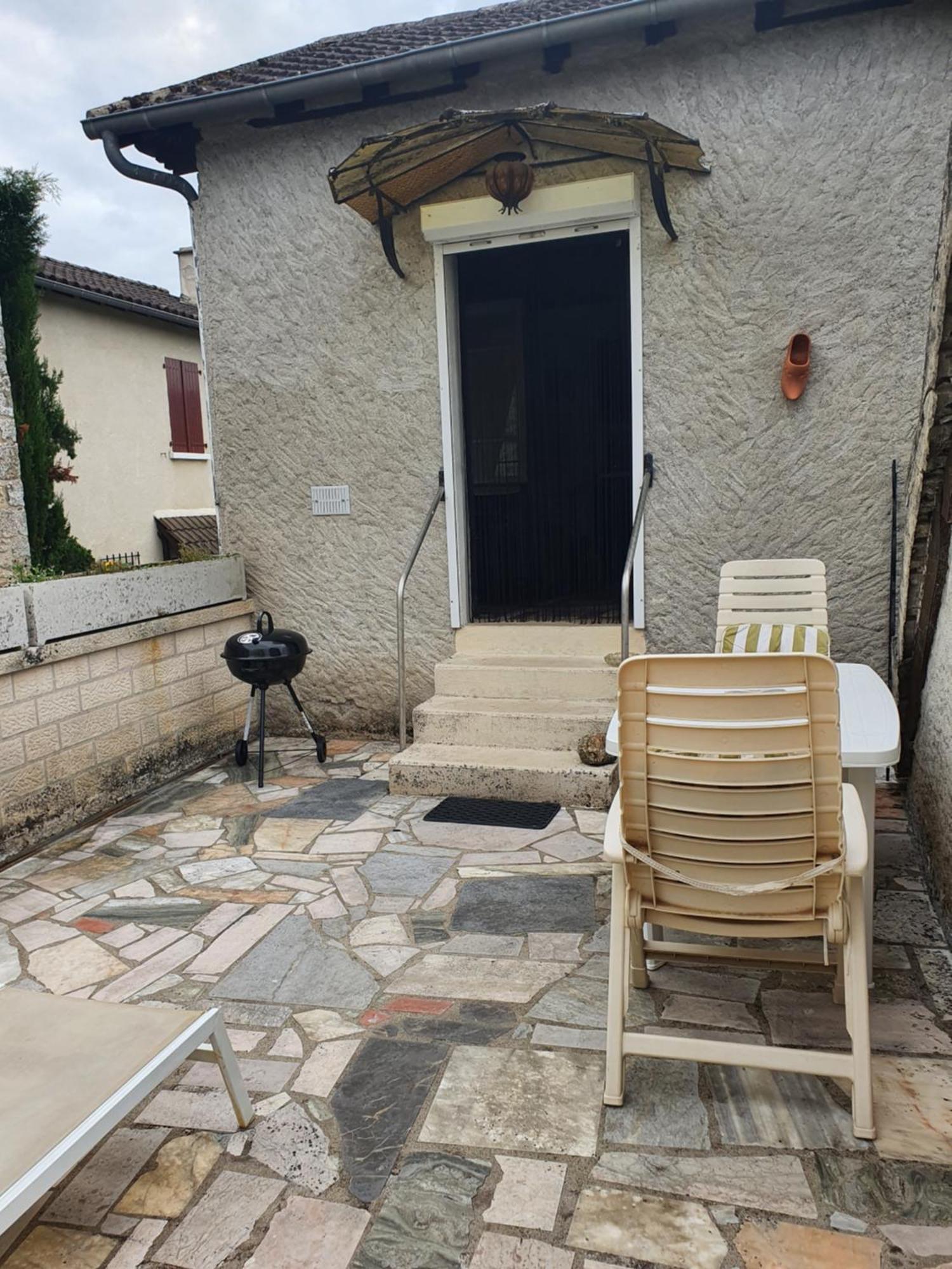 Le Pigeonnier 4 Personnes La Maisonnette Rénovée 2 Personnes Hébergement de vacances Floirac (Lot)